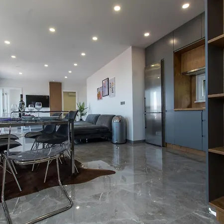 Luxury Seaview Adriatic Pearl * Μακάρσκα
